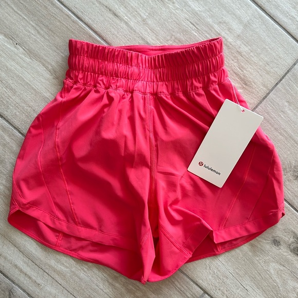 NWT Lululemon Track That High-Rise Lined Short 5" - Picture 3 of 12